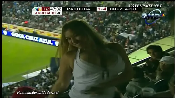 Grote Soccer Fan with Bouncy Boobs totale clips