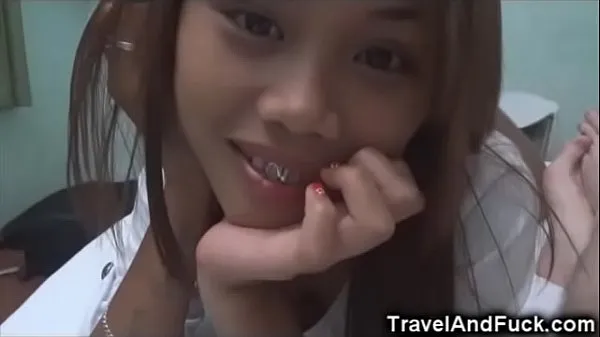 Всего Счастливый турист с двумя филиппинскими тинками клипов