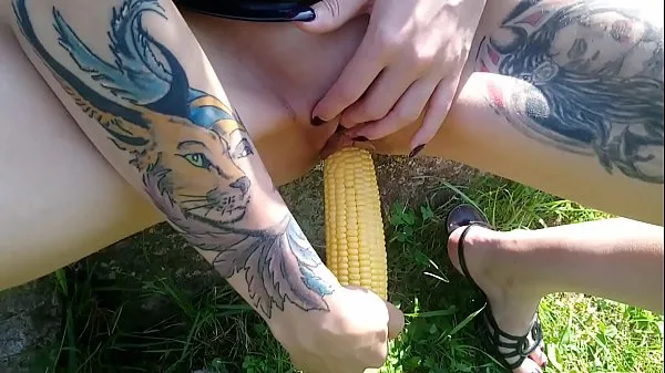 Big Lucy Ravenblood fucking pussy with corn in public total Clips