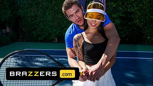 Big Xander Corvus) Massages (Gina Valentinas) Foot To Ease Her Pain They End Up Fucking - Brazzers total Clips