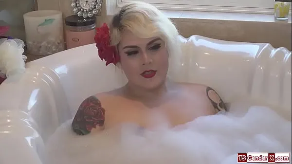 Velký celkový počet klipů: Trans stepmom Isabella Sorrenti anal fucks stepson