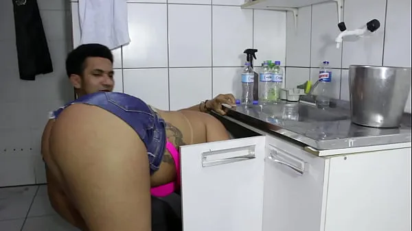 Big The cocky plumber stuck the pipe in the ass of the naughty rabetão. Victoria Dias and Mr Rola total Clips