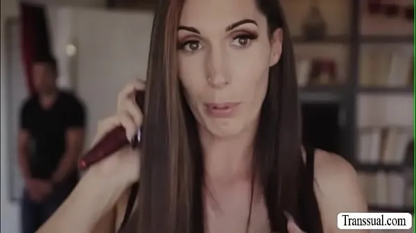 Celkový počet veľkých klipov: Stepson bangs the ass of her trans stepmom