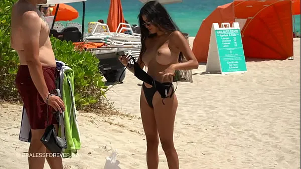 Veliko Huge boob hotwife at the beach skupaj posnetkov