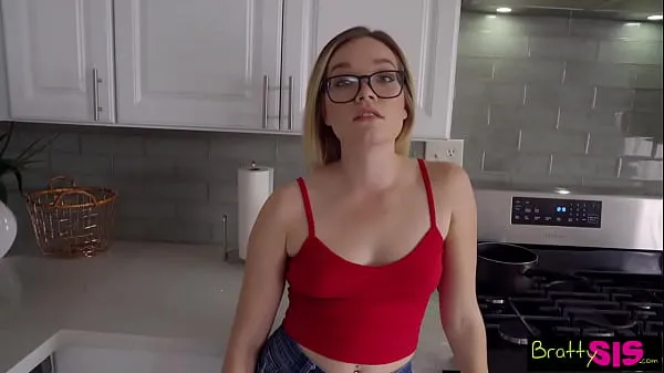Big I will let you touch my ass if you do my chores" Katie Kush bargains with Stepbro -S13:E10 total Clips