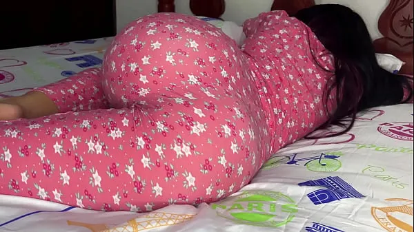 Toplamda büyük I can't stop watching my Stepdaughter's Ass in Pajamas - My Perverted Stepfather Wants to Fuck me in the Ass Klip